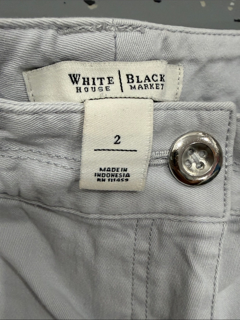 White House Black Market Light Gray Cargo Pocket Women’s Shorts - Picture 2 of 5